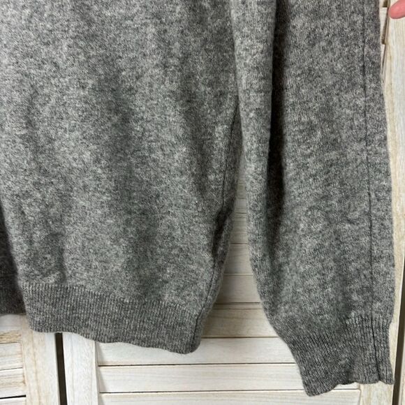 Club Room Macy's V-Neck Gray Cashmere Sweater - Picture 3 of 11